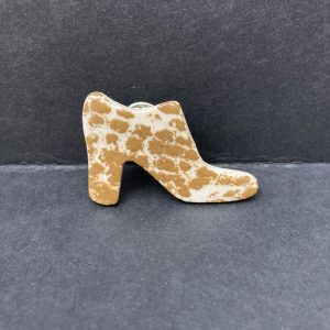 Broche chaussure grès blanc et pain d'épice